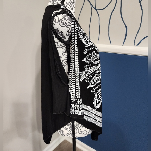 NWOT India Boutique Medallion Print Top - Picture 3 of 10